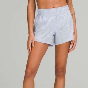 Lululemon Hotty Hot High-Rise Lined Short 4"
Gravel Dust Pastel Blue Multi